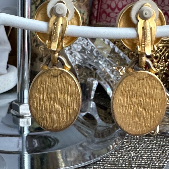 Vintage 80s Givenchy Bijoux Logo Brushed Gold Plated Door Knocker Earrings - Picture 4 of 11